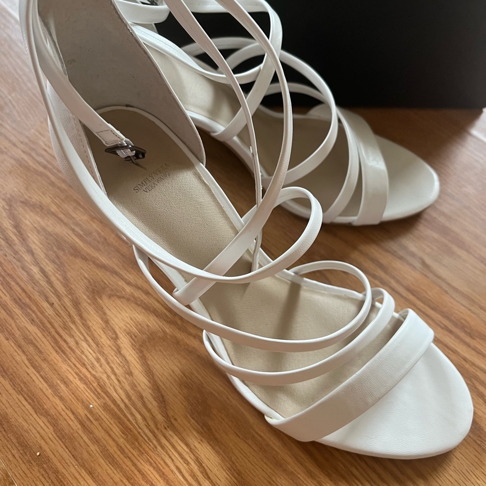 NWT Vera Wang White Strappy Heels, size 9.5